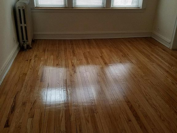2nd image of 1900 W Pratt Blvd APT 3A