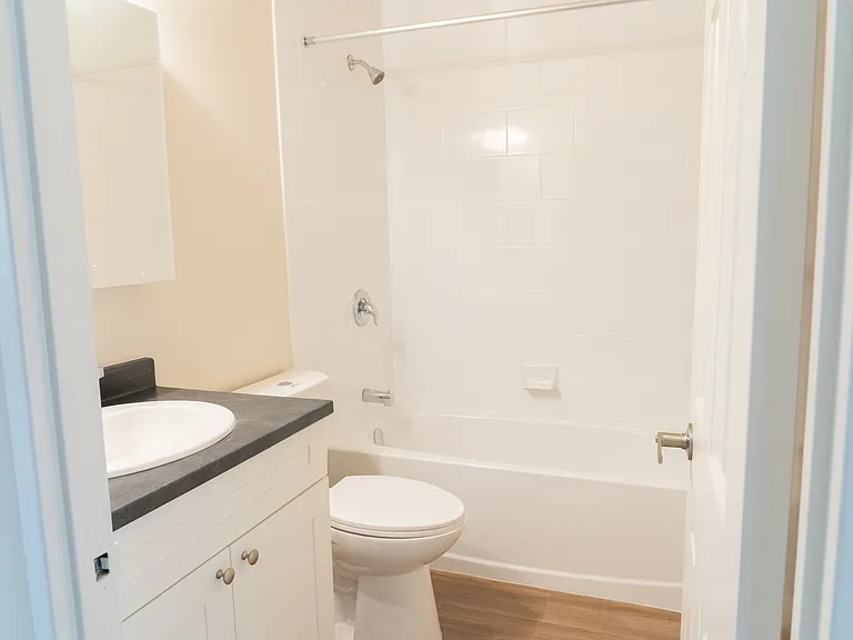 655 Windermere Rd — Photo 15