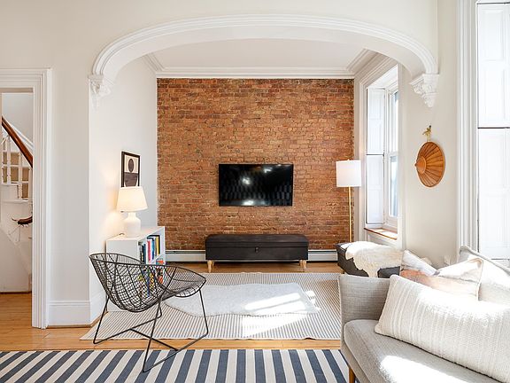 3rd image of 108 Mercer St #2