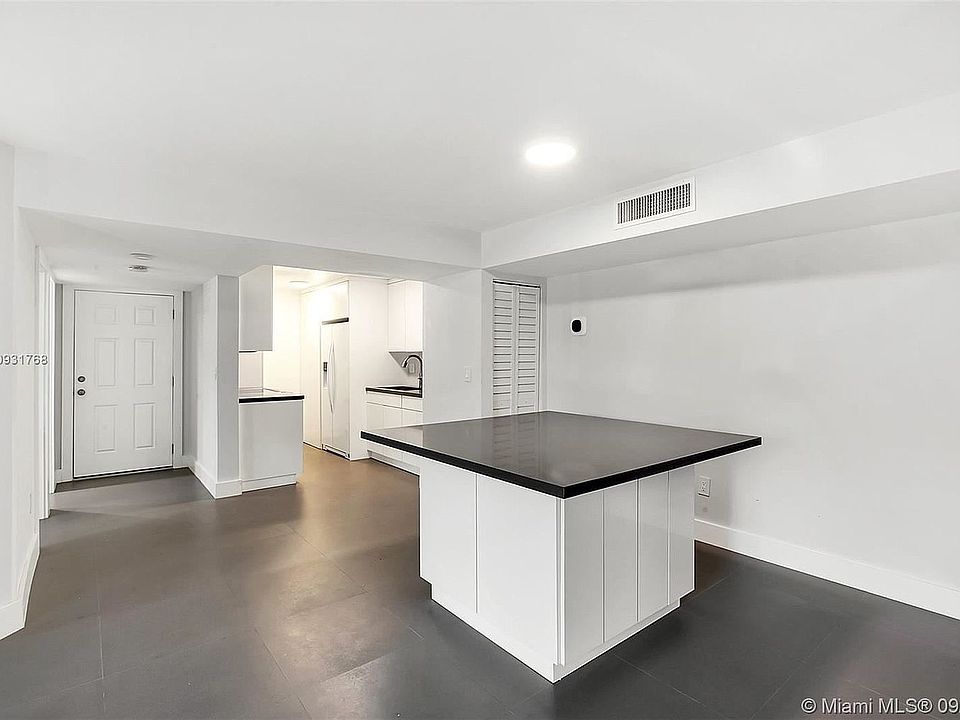 1st image of 827 NE 199th St APT 108