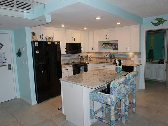 3rd image of 5220 Brittany Dr S APT 810