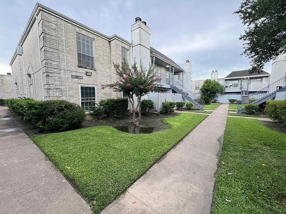 6606 De Moss Dr #1505