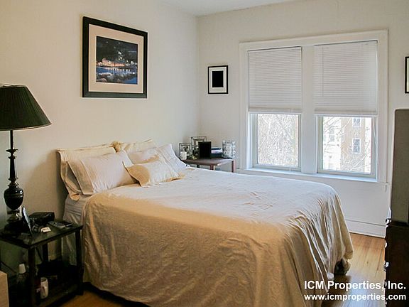 3rd image of 4817 N Wolcott Ave #4823-1A