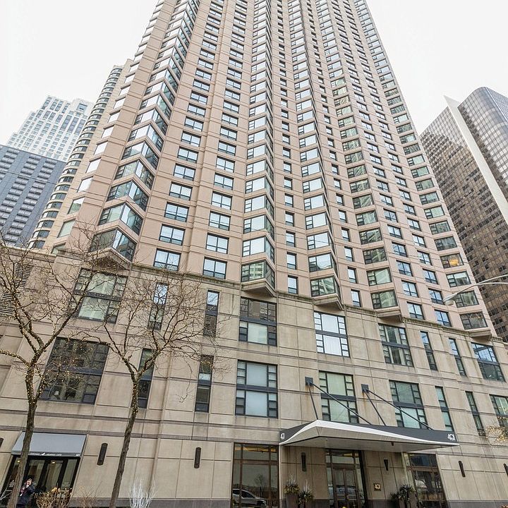 1st image of 401 E Ontario St APT 501