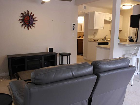 4th image of 425 Wilson Ave