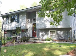 835 Hillview Rd, Richmond, VT 05477