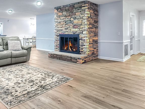 3rd image of 4111 Scottsdale Drive SW