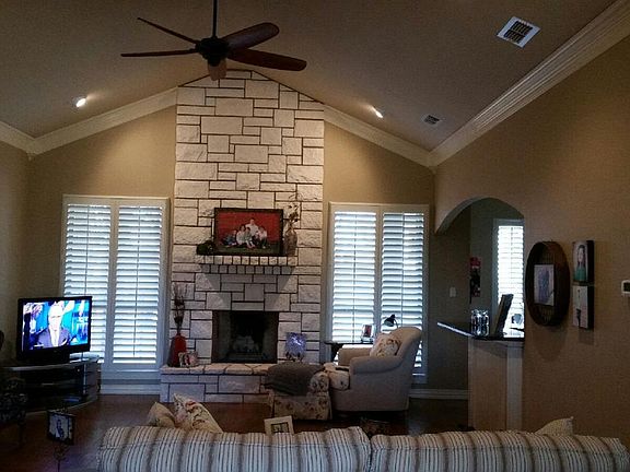 3rd image of 109 Covey Ln