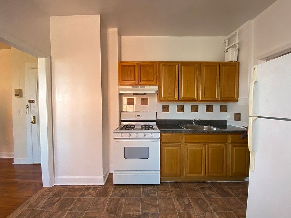 1st image of 31-11 32nd St #18A