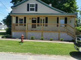 205 S Essex St, Leland, IL 60531