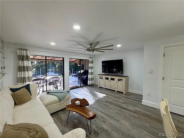 65 Beach Ln #A — Photo 20