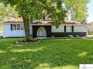 21438 Fieldcrest Dr, Elkhorn, NE 68022