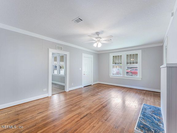 5th image of 643 LINWOOD Avenue