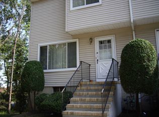 1 Westbrook Ct, Roselle, NJ 07203