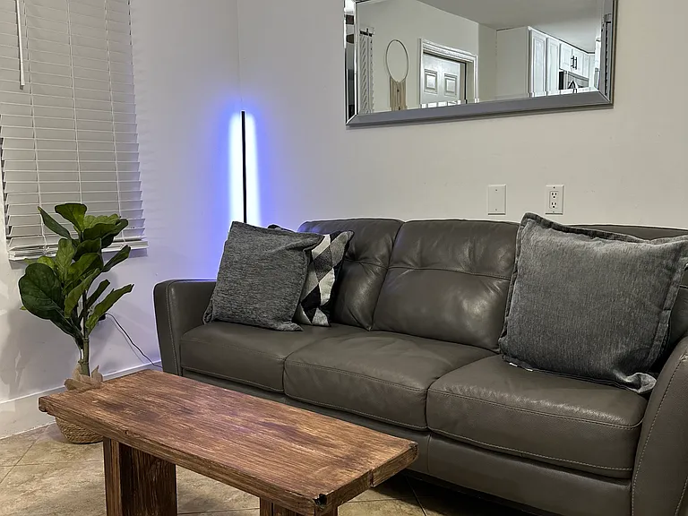 2703 NE 6th Ln #STUDIO — Photo 7