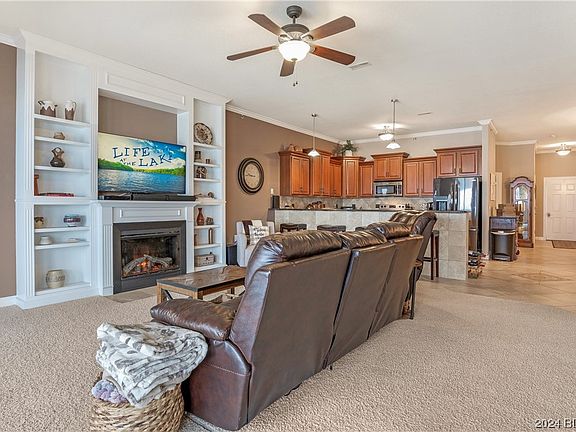 5th image of 184 Plaza Gardens Ct Unit 5A