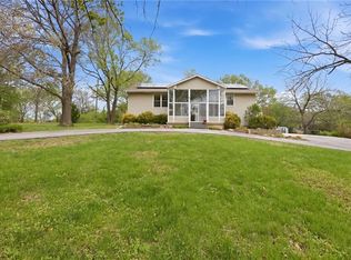 11535 S Clare Rd, Olathe, KS 66061