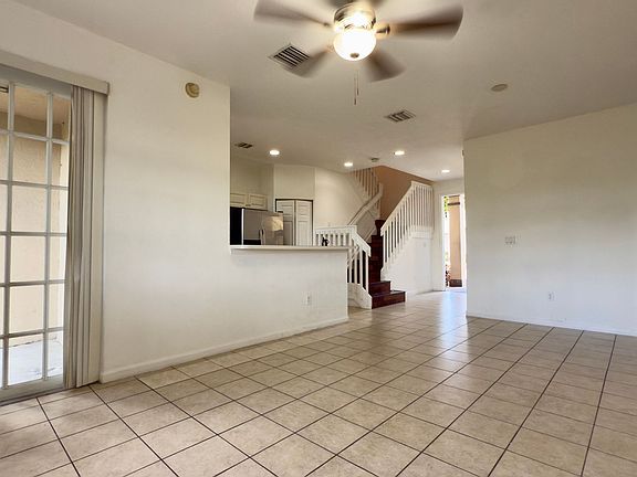 5th image of 1109 Lucaya Dr #1109