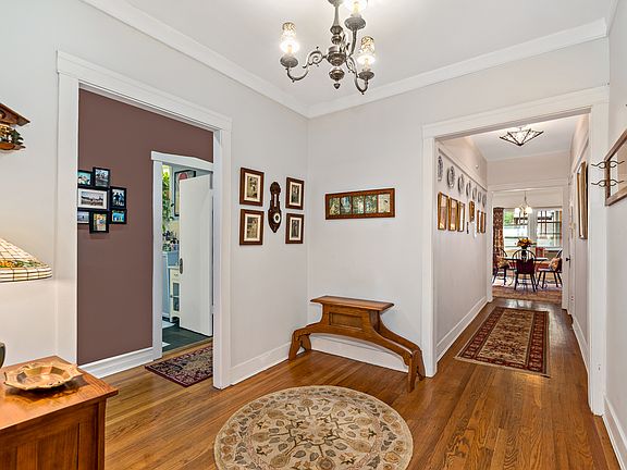 2nd image of 2836 N Cambridge Ave #3