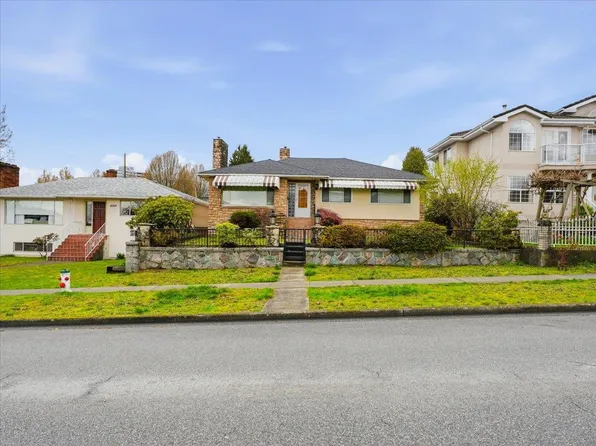 4009 Union St, Burnaby, BC V5C 2W9