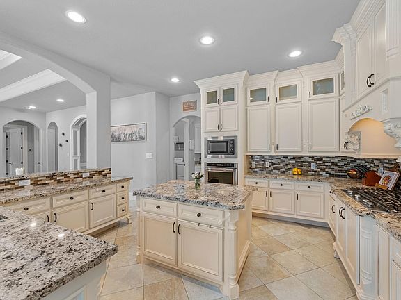 3rd image of 12953 Lake Parc Bend Dr