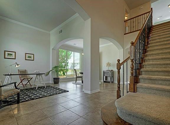 3rd image of 285 Littleton Dr