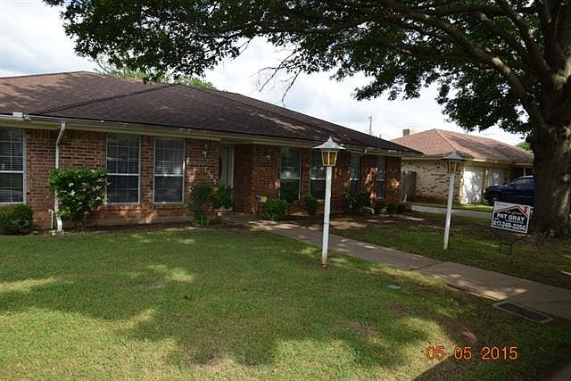 1st image of 7505 Pinehurst Dr W