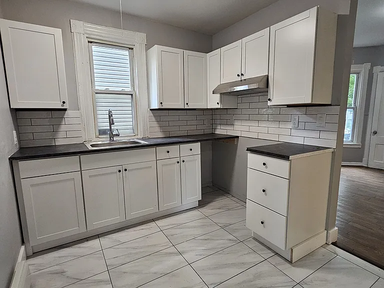 108 Dewitt St #1A — Photo 1