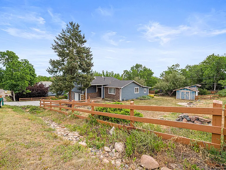 8822 S Balsam St — Photo 32