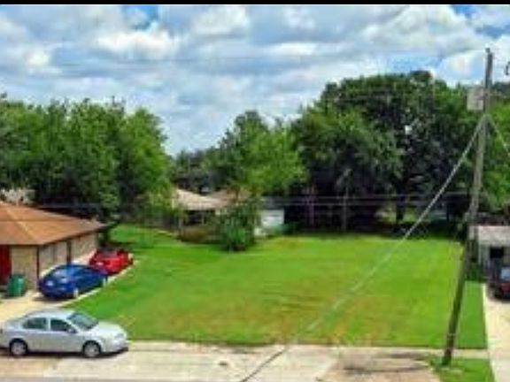 3rd image of 911 Phlox Ave