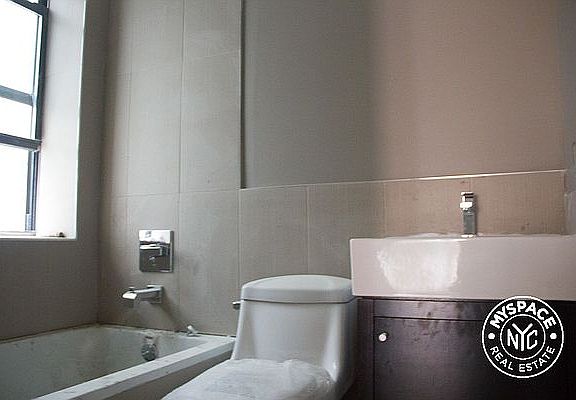 5th image of 64 Saint James Pl APT 1B