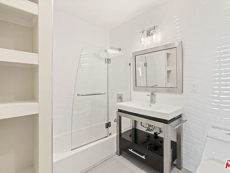 3921 Clayton Ave — Photo 35