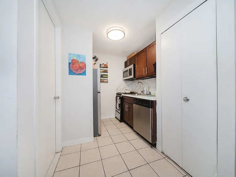 333 W 43rd St #1C — Photo 13