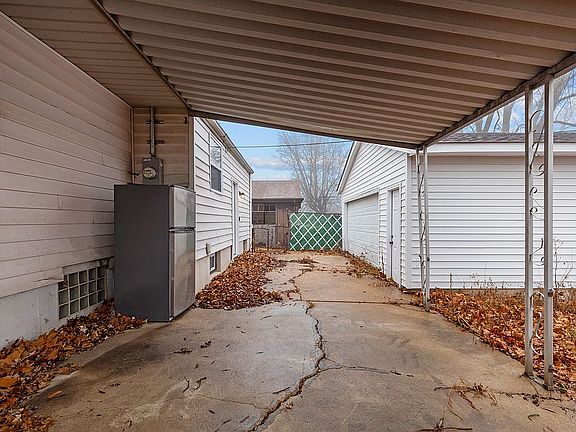 5th image of 10828 Spring Garden Dr