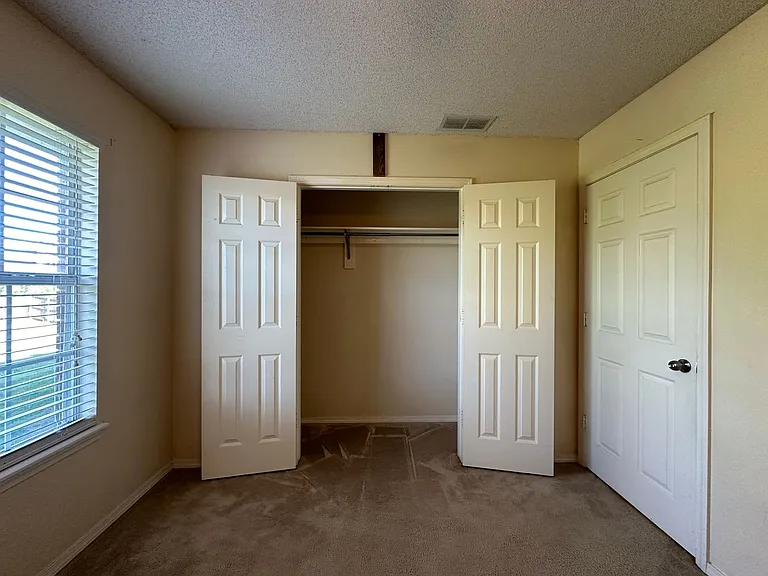 2713 S 87th Dr — Photo 20