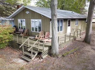 50214 E Lake Shore Dr, Dowagiac, MI 49047