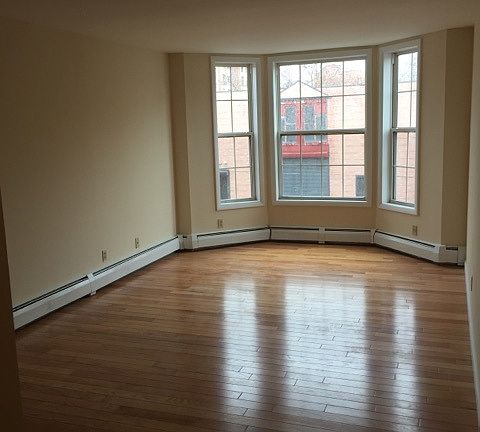 3rd image of 850 E 167th St #2