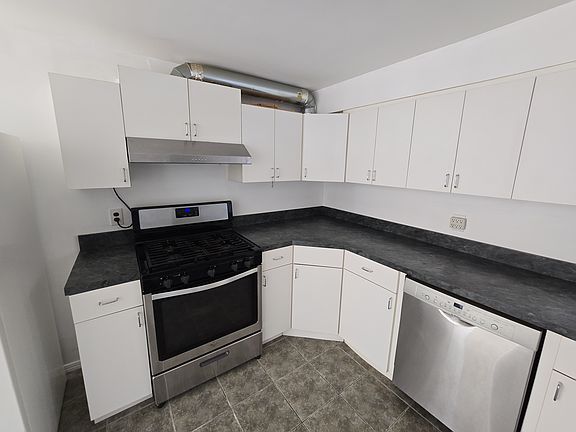 3rd image of 132 Ontario Ave #B