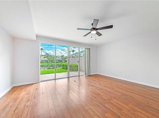 5669 Cove Cir, Naples, FL 34119