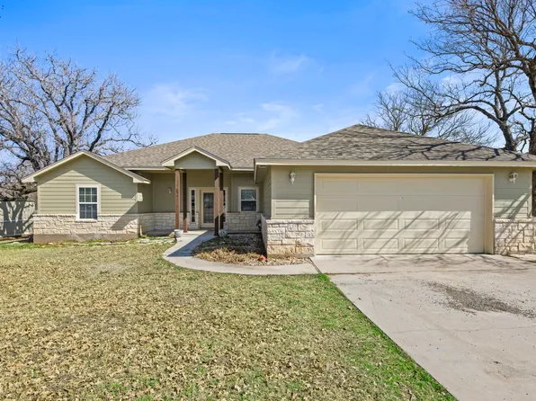 302 Chesterfield Dr, Kingsland, TX 78639