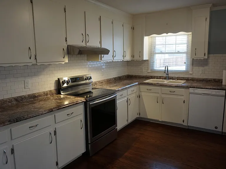 1302 Clinton Rd — Photo 12