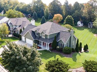 423 Deerwood Ct, Grafton, WI 53024