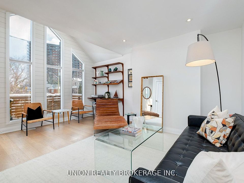 1st image of 8 Bryant Ave
