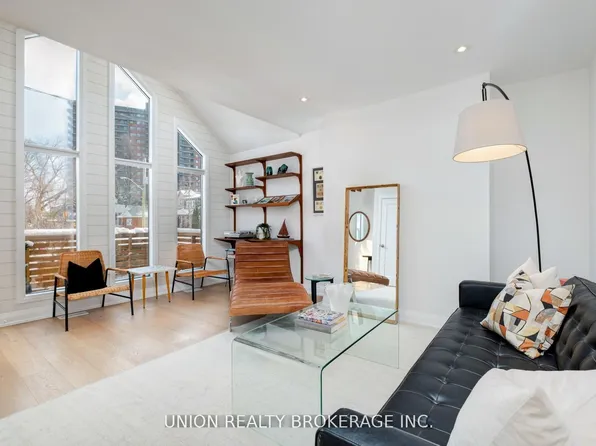 8 Bryant Ave, Toronto, ON M4C 5G8