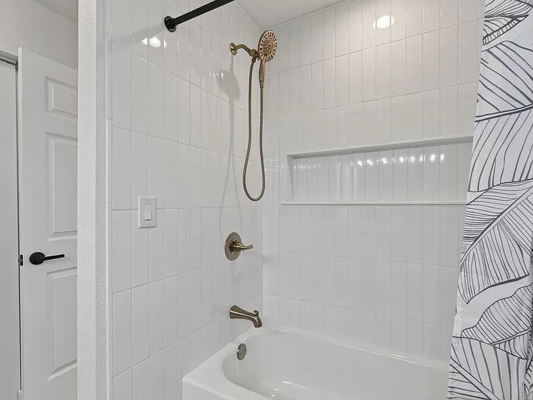 13700 Richmond Park Dr N #1105 — Photo 20