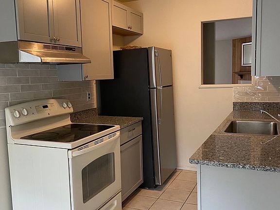 5th image of 3015 Debra Ct