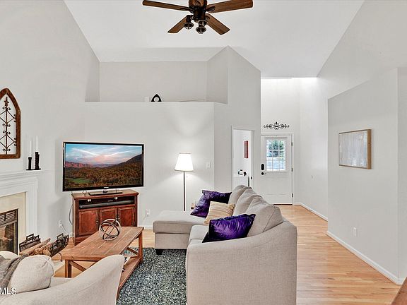 4th image of 1149 Edenbridge Way