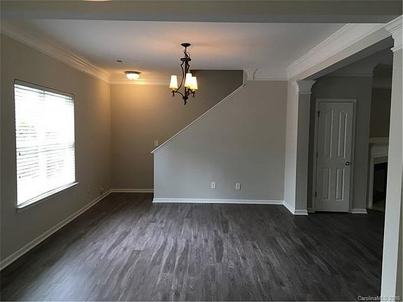 4th image of 10823 Mountain Springs Dr