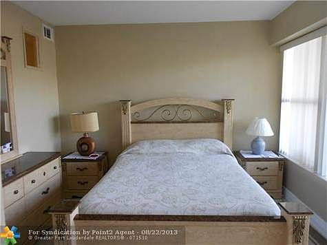 4th image of 3800 Galt Ocean Dr APT 212