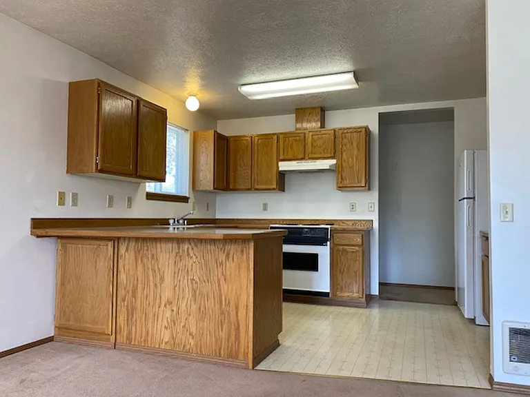 210 & 212 E Campbell St — Photo 9